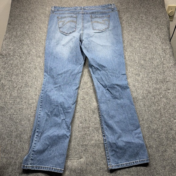 Gloria Vanderbilt Gwen Women's 18 Plus Blue Denim Jeans Straight Leg Classic Fit - Picture 3 of 10